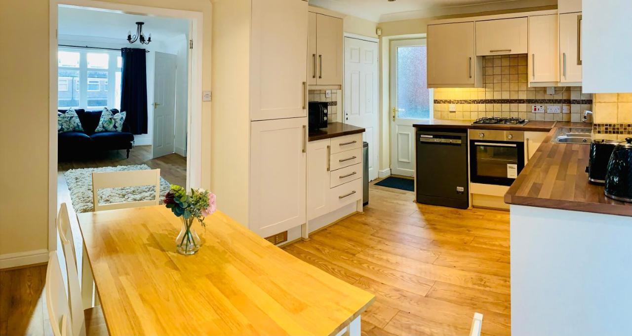 Homely Detached 3 Bedroom House Near Sheffield Rotherham Exterior photo