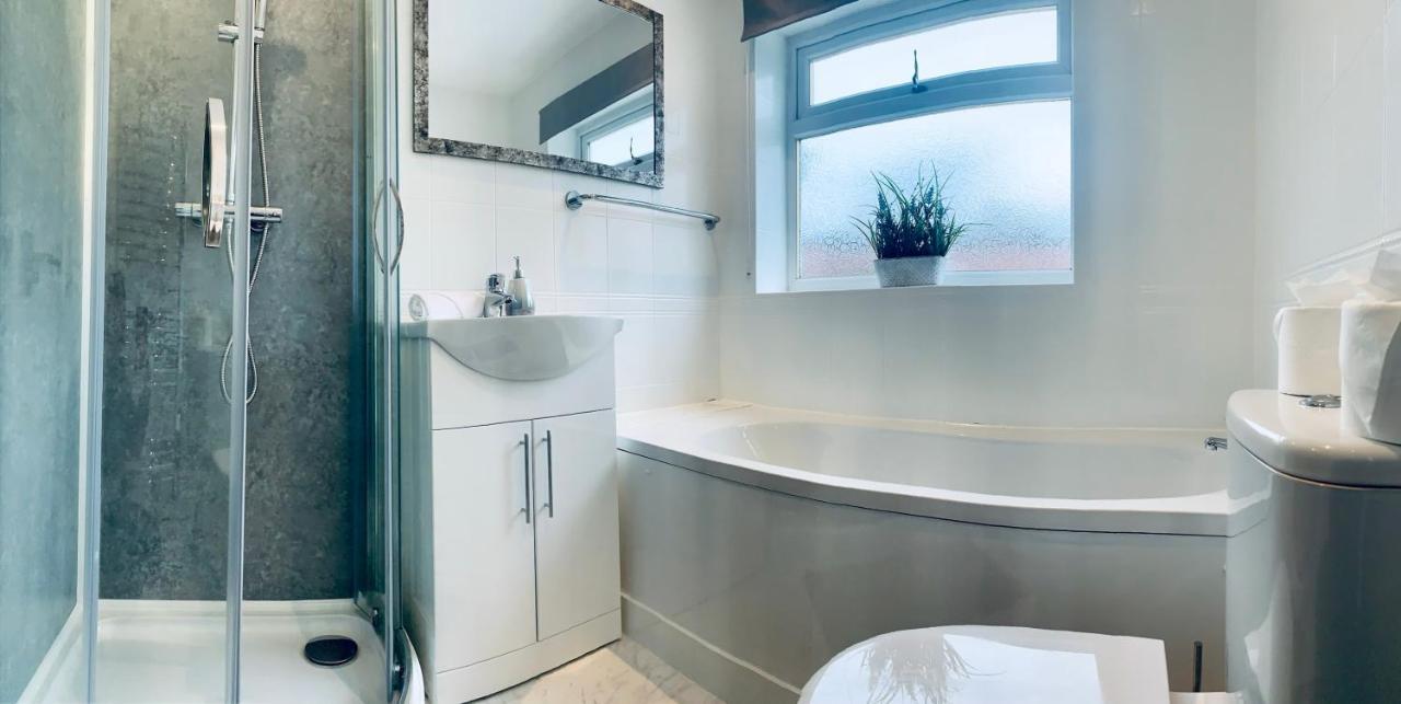 Homely Detached 3 Bedroom House Near Sheffield Rotherham Exterior photo